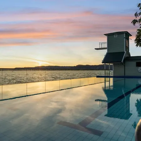 Dinbnb I Family-friendly By Sea Pool I 2 Floors & 2 Bathrooms Apartment *