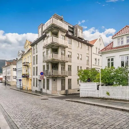 Apartment Dinbnb I Family-friendly By Sea Pool I 2 Floors & 2 Bathrooms
